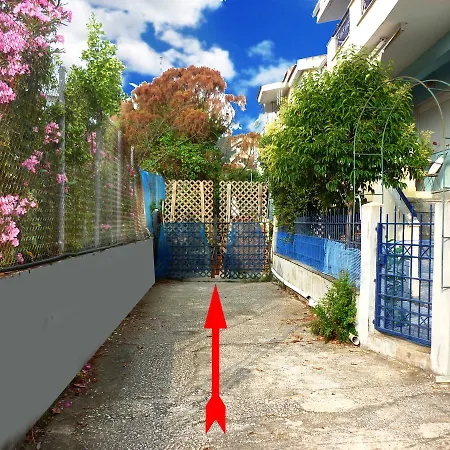 Maria's Beach House בית נופש