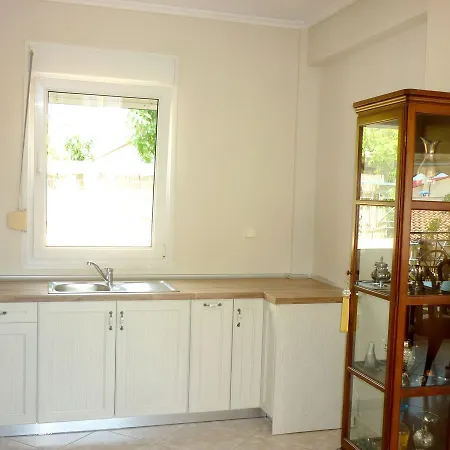 Maria's Beach House בית נופש *