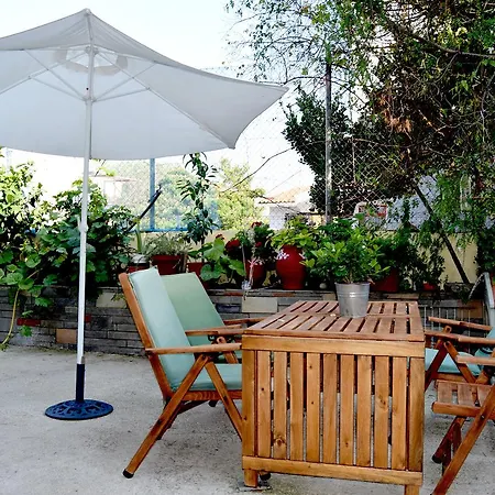 Maria's Beach House בית נופש